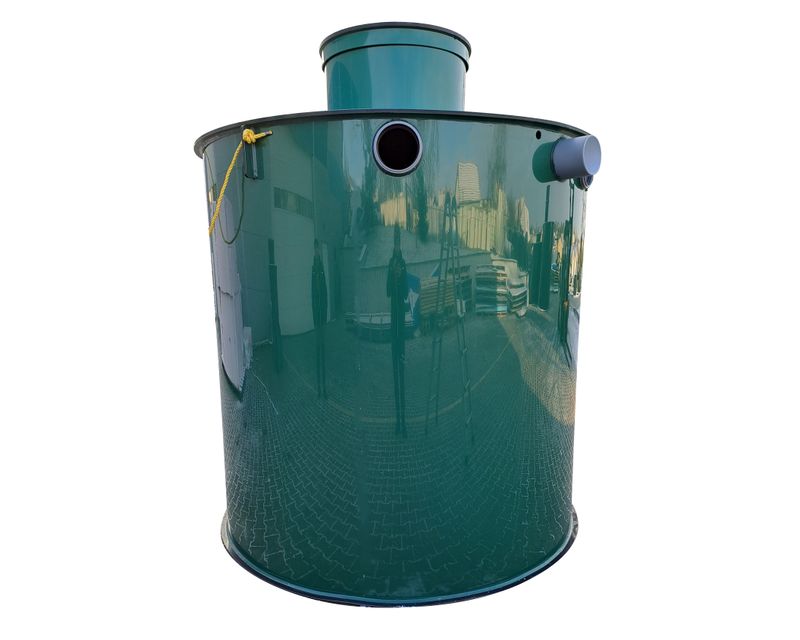 <h2>AK-EO 10 S</h2>
<p>Green not only in appearance, but also literally. A tank with zero carbon footprint.</p>
<ul>
<li>Volume: <strong>10 m<sup>3</sup></strong></li>
<li>Price:&nbsp;<strong>27 000 CZK (without DPH)</strong></li>
</ul>